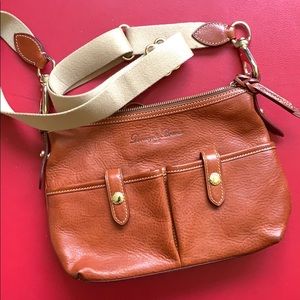 Rooney and Burke crossbody purse